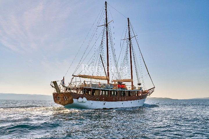 ROMANCA - 