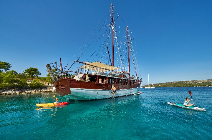 ROMANCA - 
