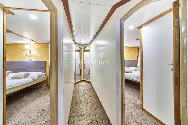 ROMANCA - 