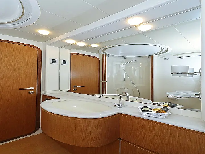 Ferretti 681 - 