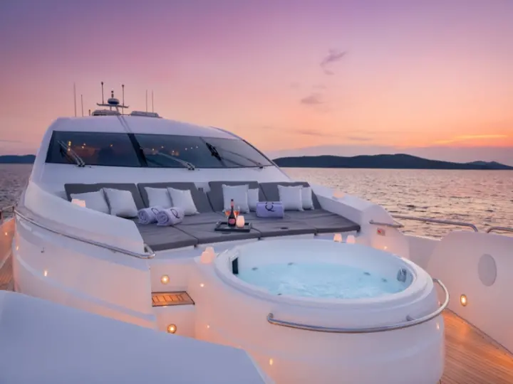 Sunseeker Predator 108 - 