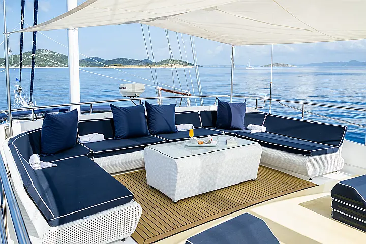 AURUM - 